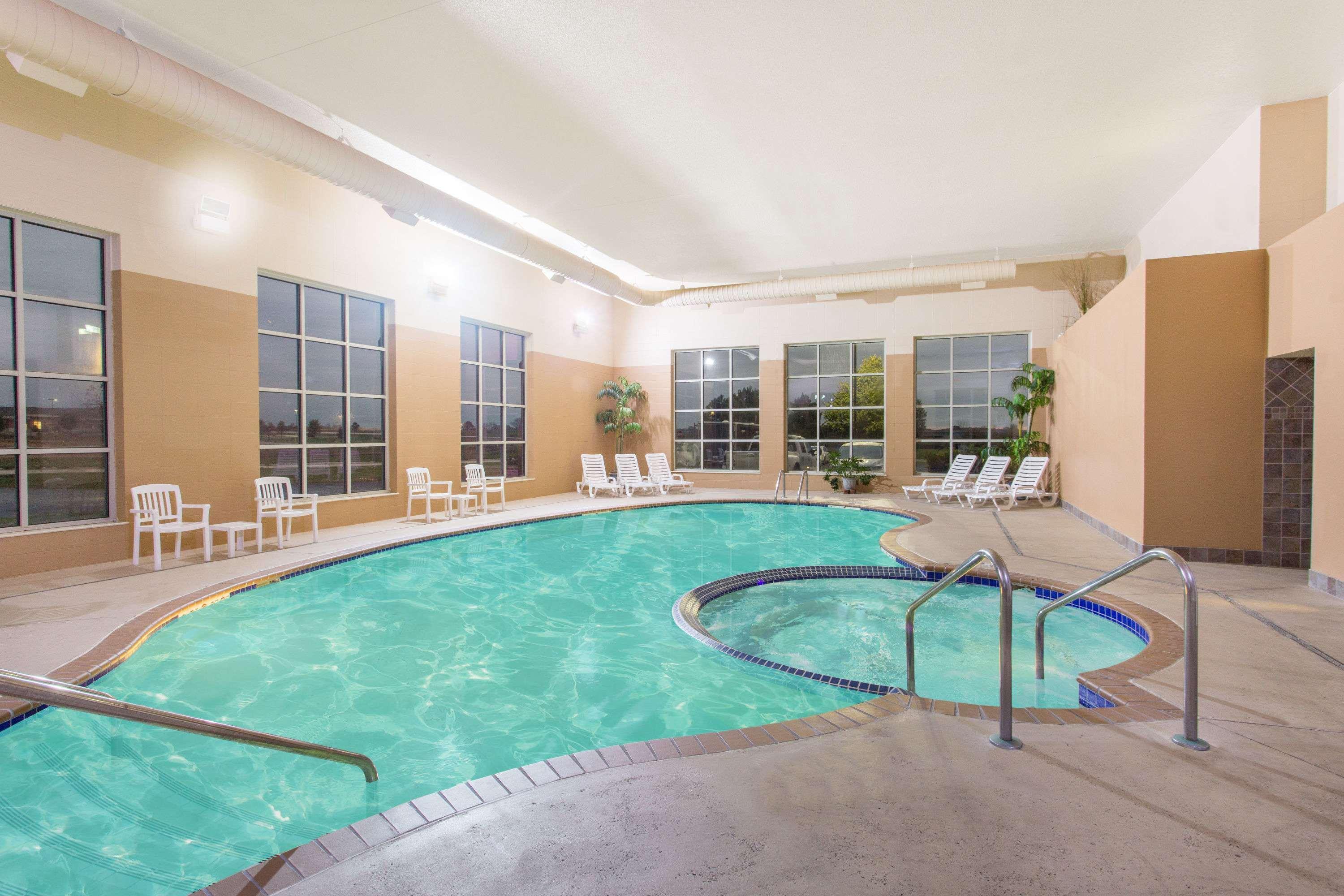Baymont By Wyndham Plymouth Hotel Exterior photo