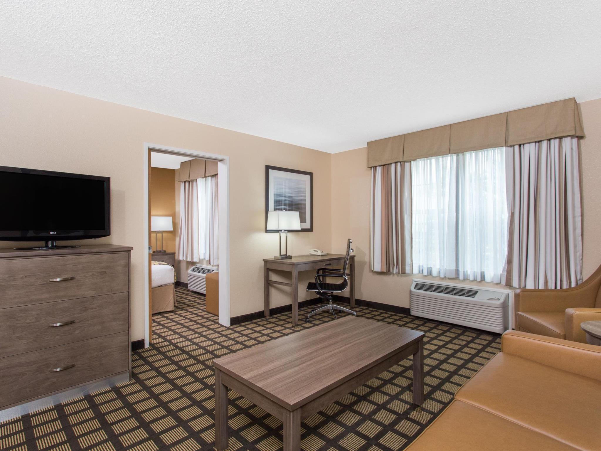 Baymont By Wyndham Plymouth Hotel Exterior photo