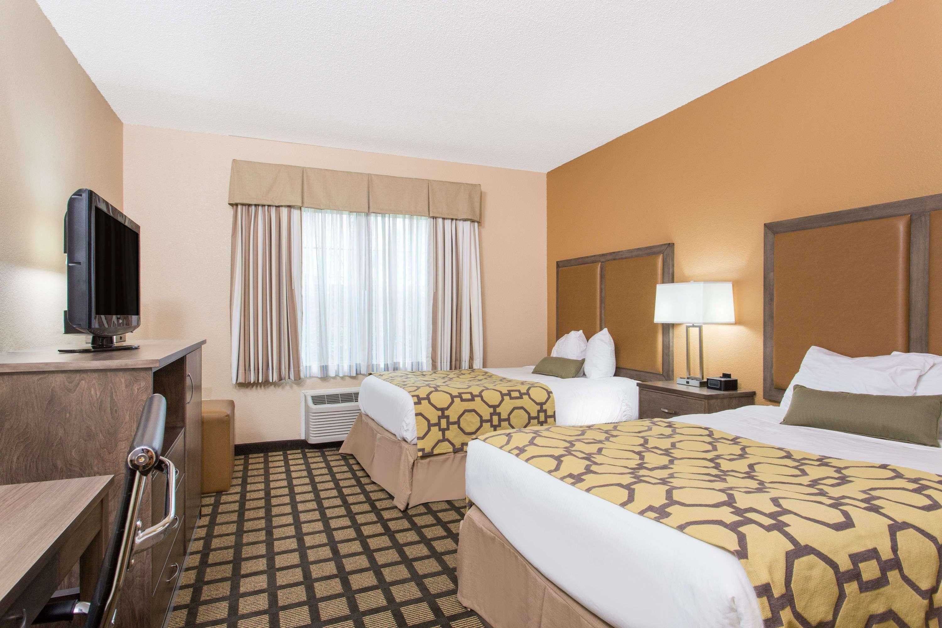 Baymont By Wyndham Plymouth Hotel Exterior photo
