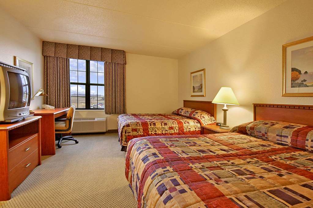 Baymont By Wyndham Plymouth Hotel Room photo