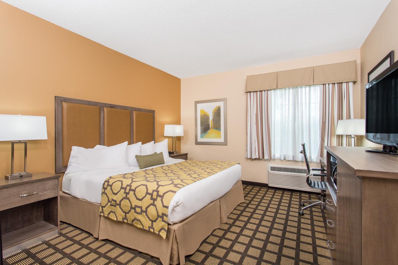 Baymont By Wyndham Plymouth Hotel Exterior photo